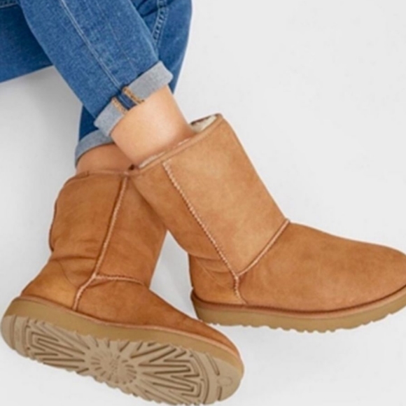 UGG classic short boots ll size 11 ๐บ๐ธ.